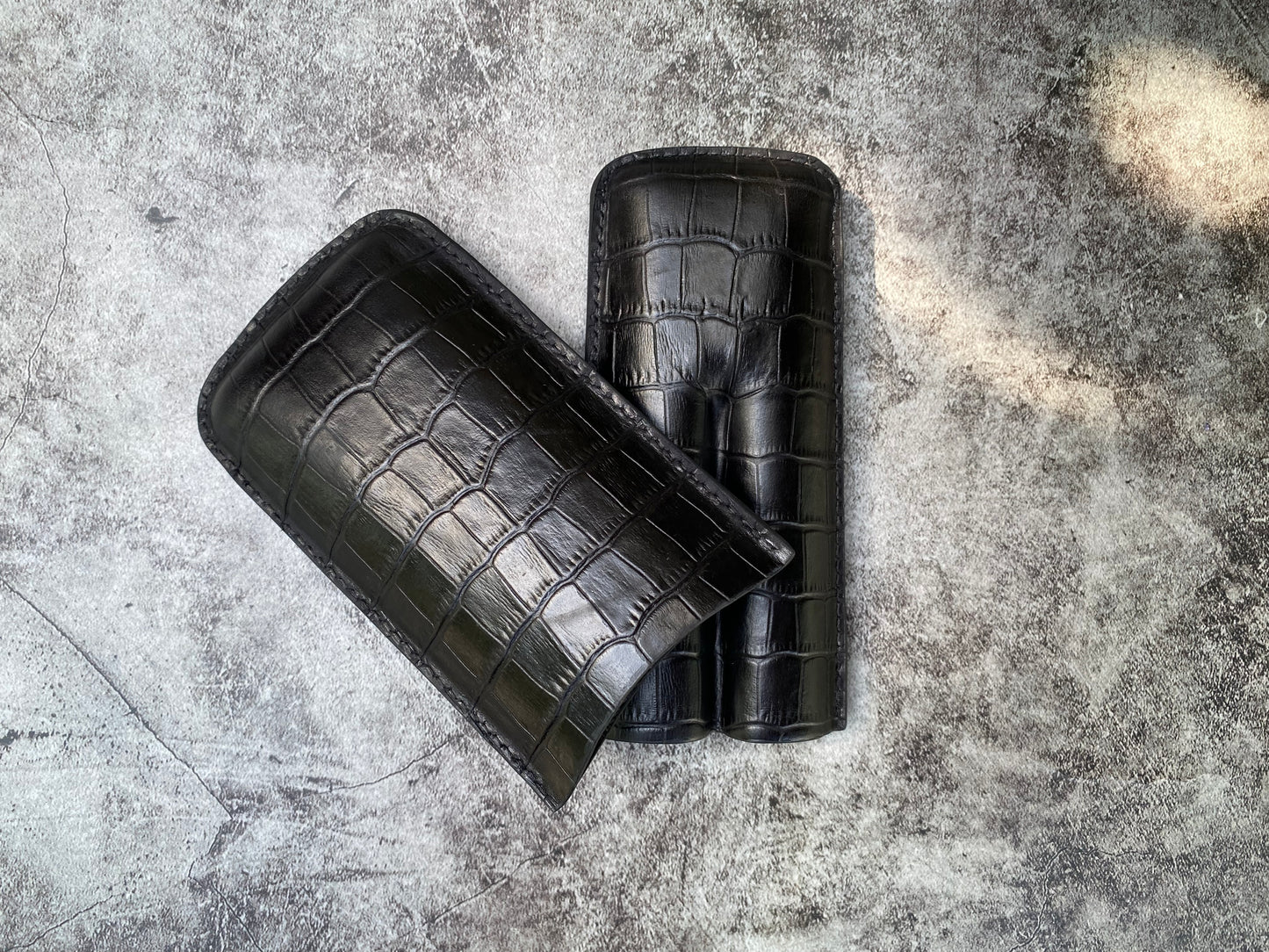 Handmade Black Italy Printed Cowhide Leather Cigar Case, Leather Cigar Humidor, 2 to 3 Tubes Cigar Case